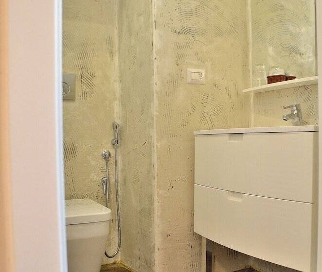 سوییت, Azzurretta Guest House