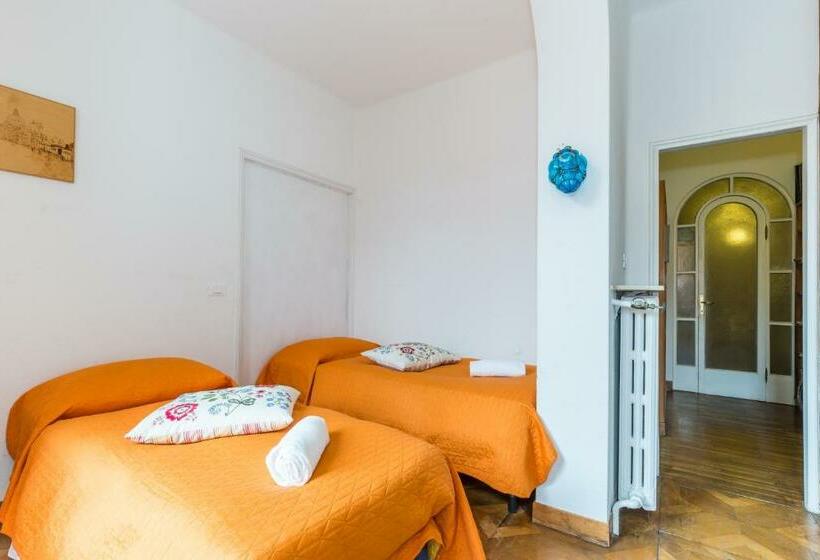 سوییت خانوادگی, Venice Dose Guesthouse