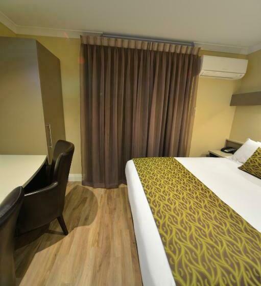 デラックストリプルルーム, Bentley Motel