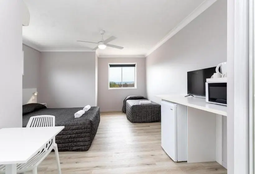 اتاق خانوادگی تودرتو, Burleigh Gold Coast Motel