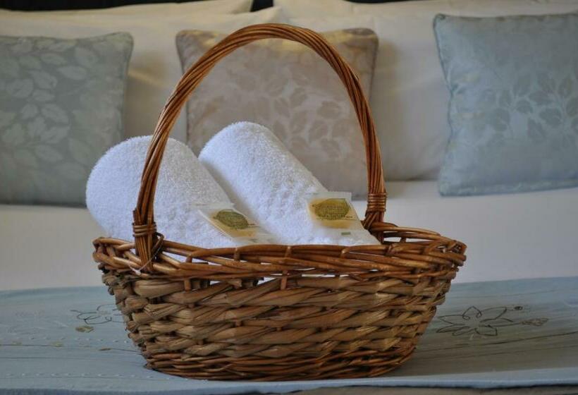 חדר סטנדרט, Archy S On The Lake