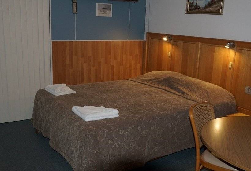 ファミリールーム, Golden Leaf Motel