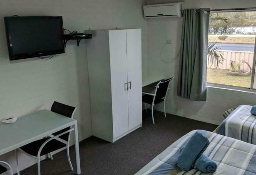 חדר סטנדרט, Harrington Village Motel