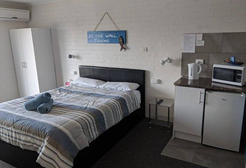 חדר סטנדרט, Harrington Village Motel