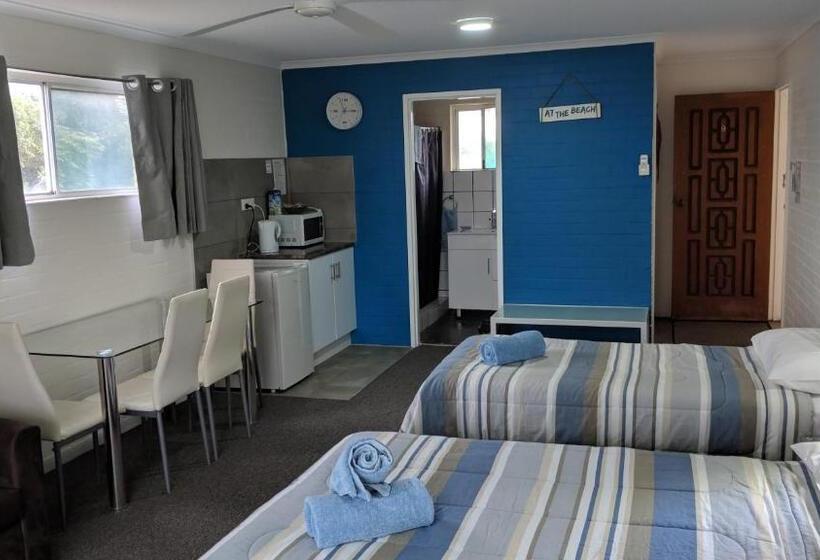Семейный Номер, Harrington Village Motel