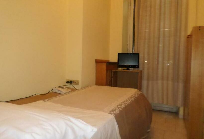 اتاق استاندارد یک نفره, Aurora