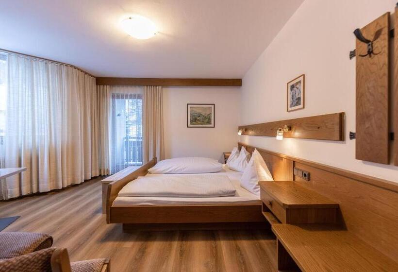 标准间带阳台, Fines