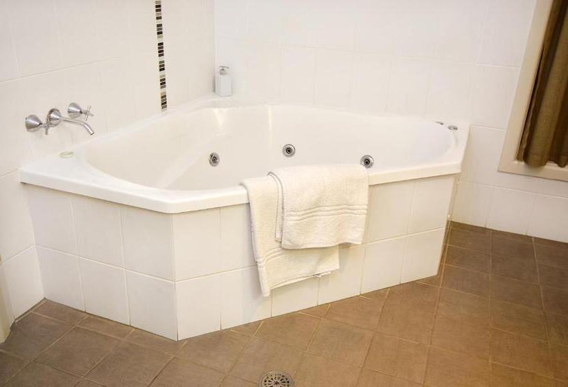 标准间带漩涡浴缸, Mackellar Motel