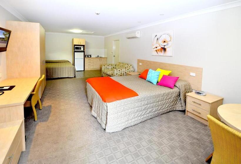 家庭间, Mackellar Motel