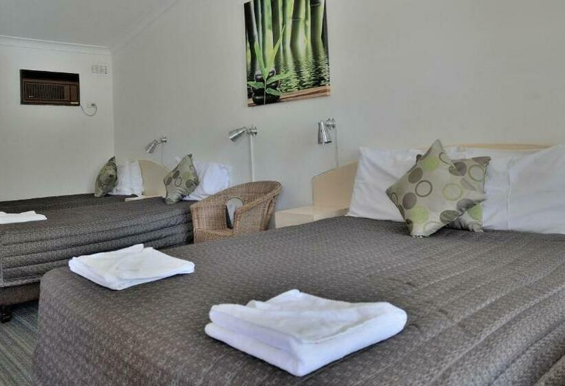 패밀리 룸, Mittagong Motel