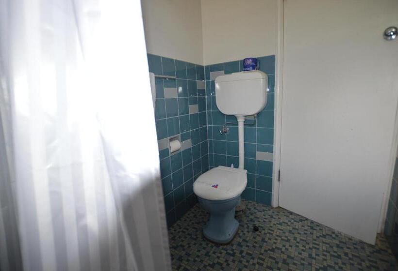 패밀리 룸, Mittagong Motel
