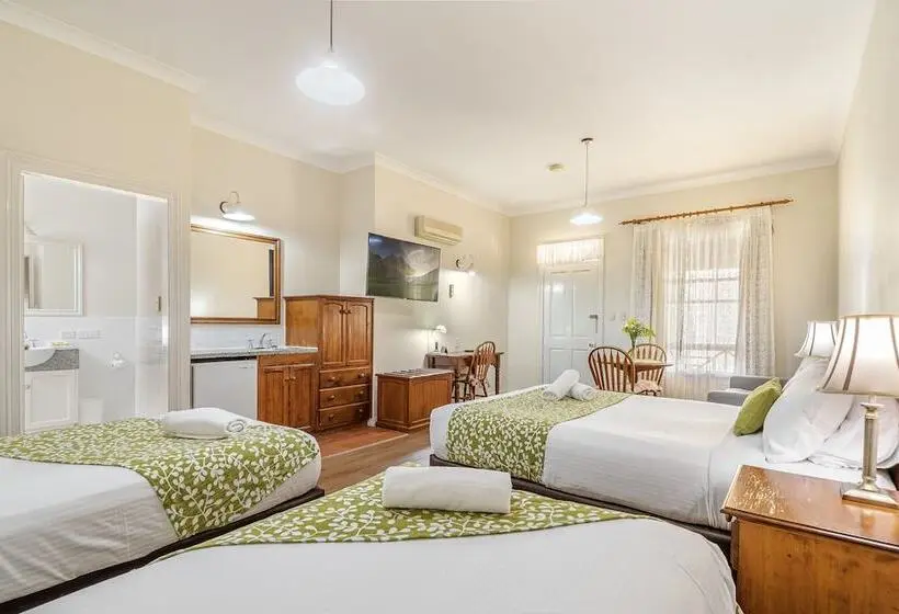 Perhehuone, Ballina Heritage Inn
