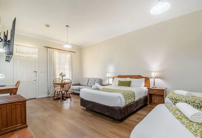 Perhehuone, Ballina Heritage Inn