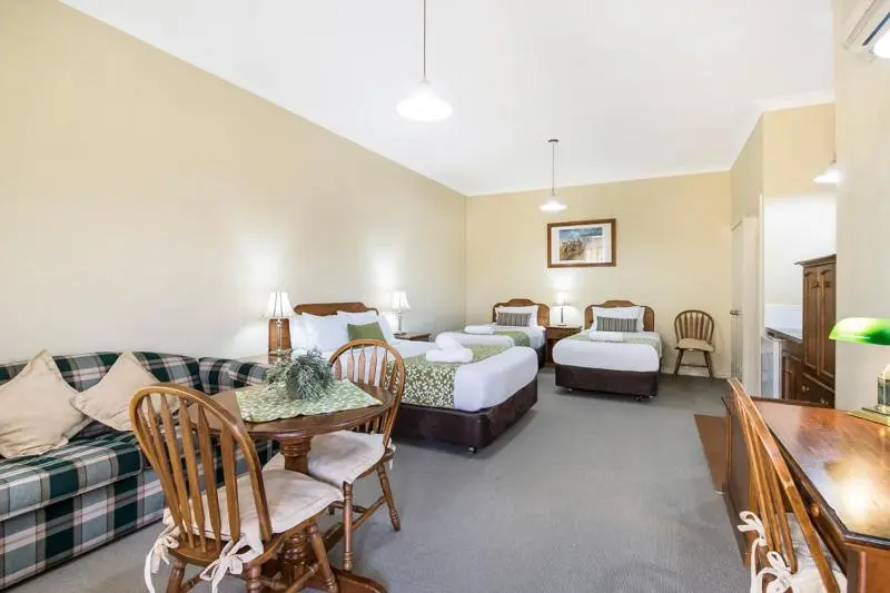 Perhehuone, Ballina Heritage Inn