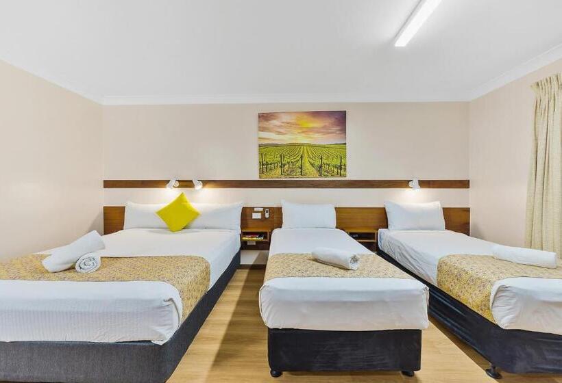 Семейный Номер, Castlereagh Motor Inn