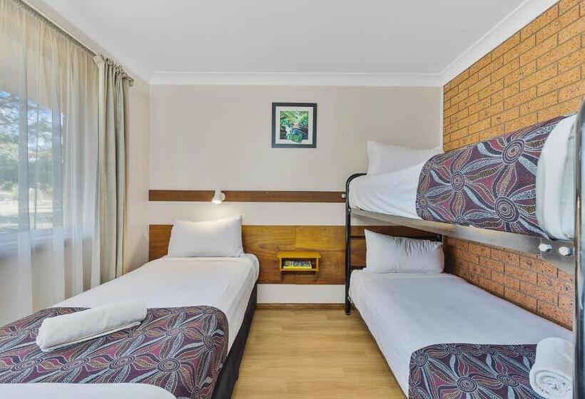 דירת שני חדרים, Castlereagh Motor Inn