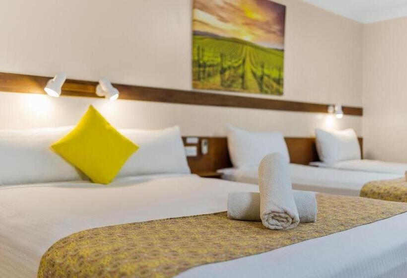 חדר משפחתי, Castlereagh Motor Inn