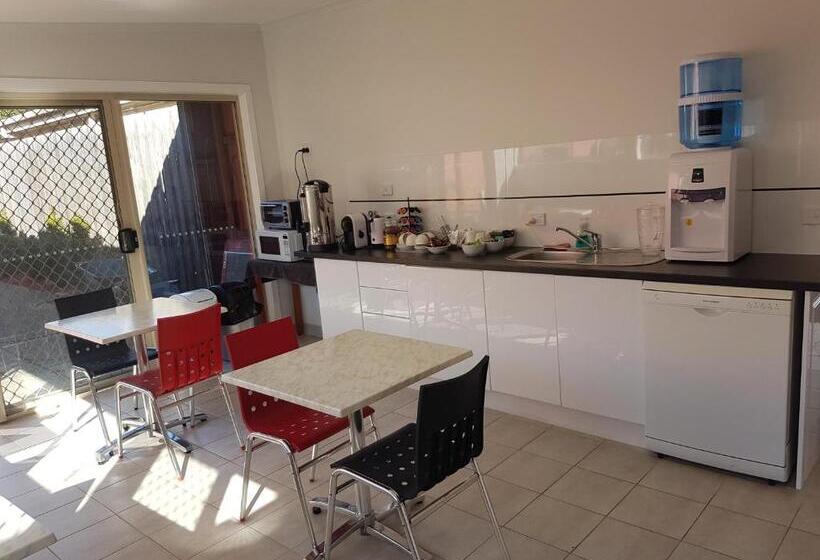 اتاق استاندارد با تخت بزرگ, Motel24seven And Apartments