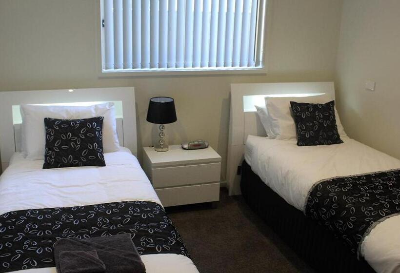 آپارتمان 2 خوابه, Motel24seven And Apartments