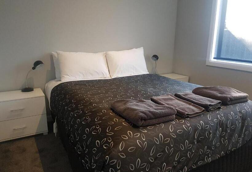 آپارتمان 3 خوابه, Motel24seven And Apartments