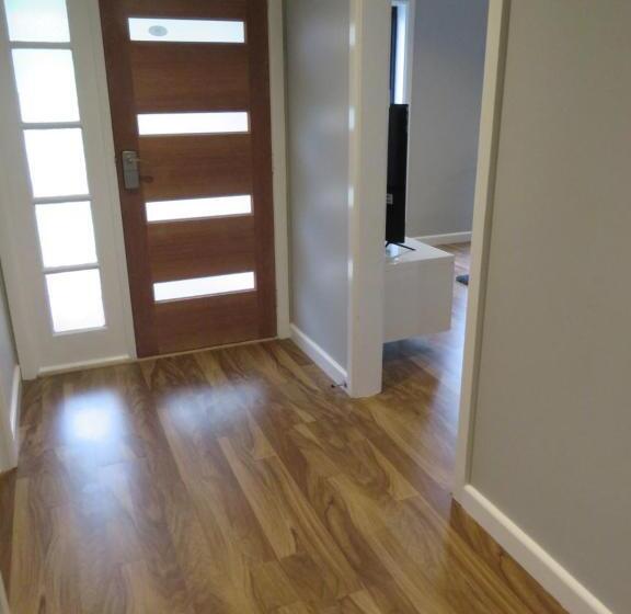 آپارتمان 3 خوابه, Motel24seven And Apartments