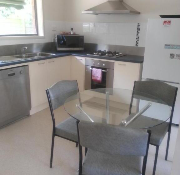 آپارتمان 1 خوابه, Motel24seven And Apartments