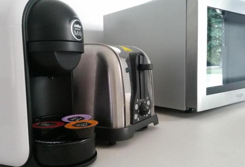 اتاق استاندارد, Motel24seven And Apartments