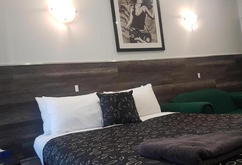 اتاق خانوادگی, Motel24seven And Apartments