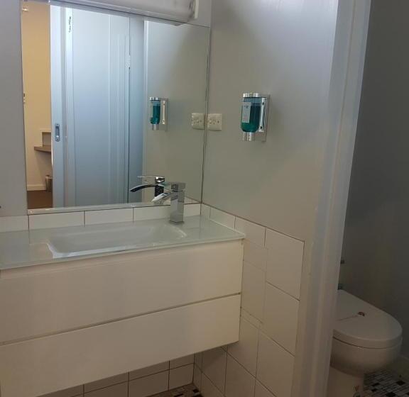 اتاق استاندارد, Motel24seven And Apartments