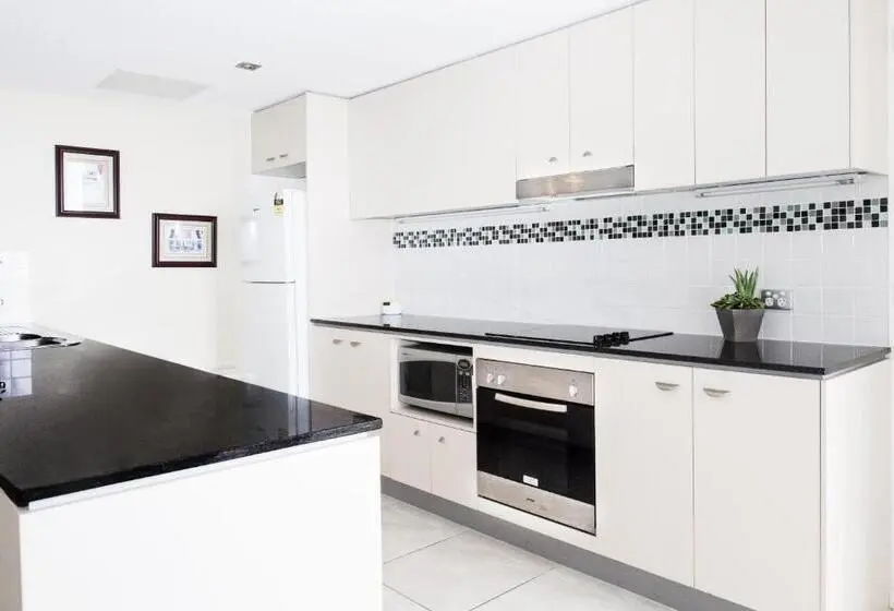 آپارتمان 3 خوابه با چشم‌انداز دریا, Ocean Views Resort Caloundra