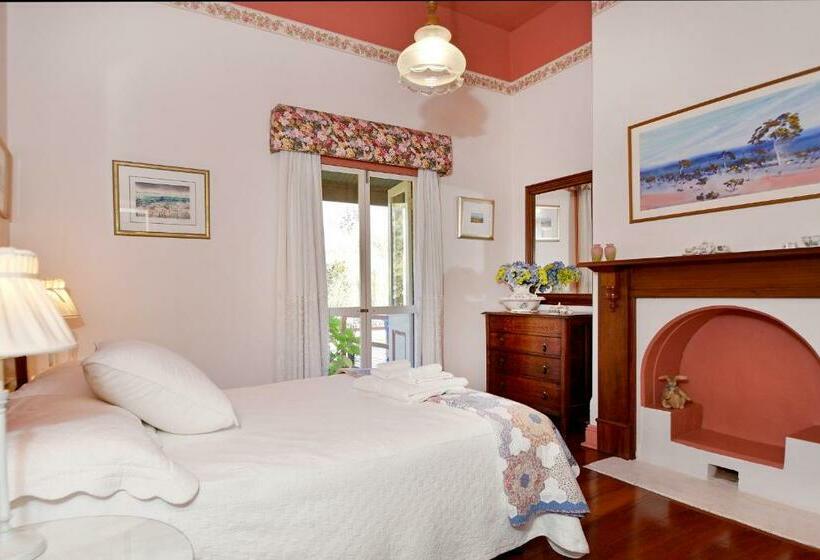 غرفة قياسية حمام مشترك, Ford House Bed & Breakfast