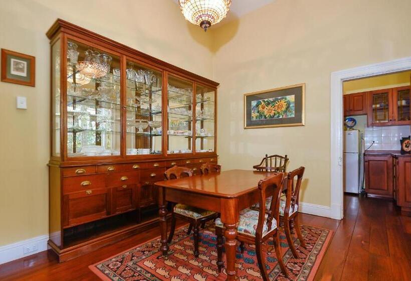 غرفة قياسية ثلاثية حمام مشترك, Ford House Bed & Breakfast