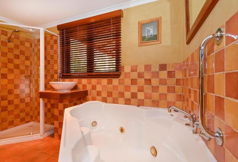 جناح مزود بجاكوزى, Ford House Bed & Breakfast