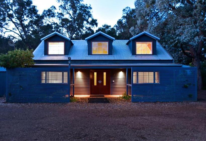 جناح مزود بجاكوزى, Ford House Bed & Breakfast