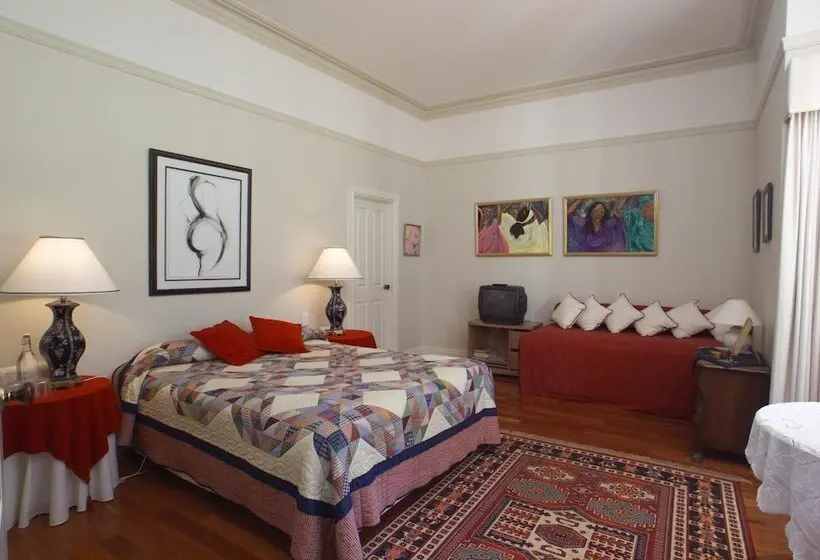 Sviitti, Ford House Bed & Breakfast