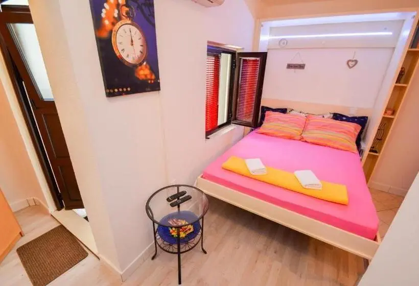 استودیوی استاندارد, Majka 2 Apartments