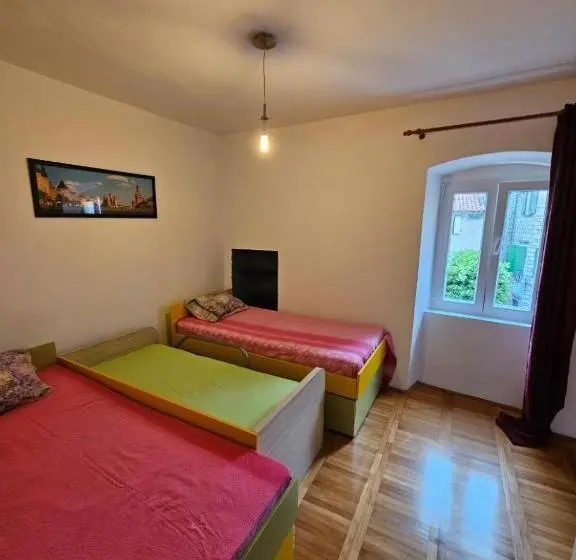 سوییت خانوادگی, Majka 2 Apartments