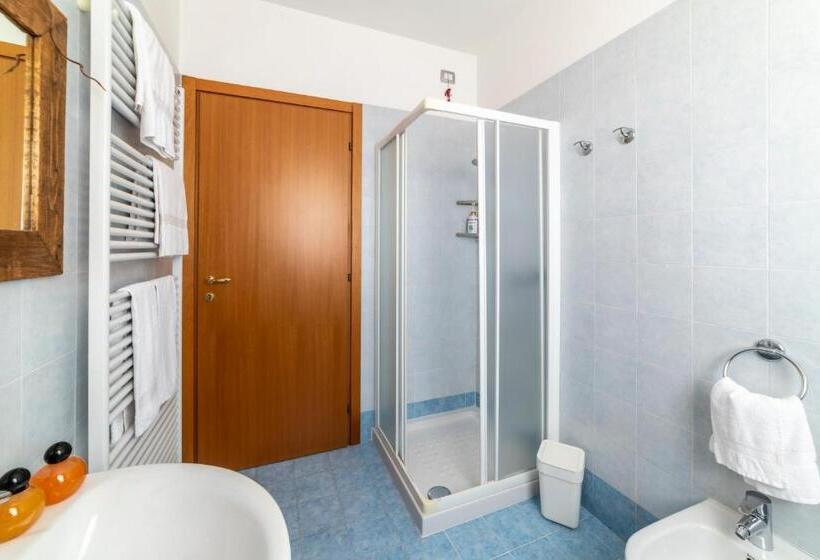 اتاق ساده سه نفره, Agriturismo Al Botteniga