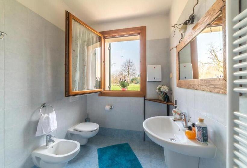 اتاق ساده سه‌ نفره, Agriturismo Al Botteniga