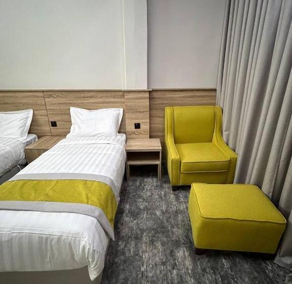 اتاق لوکس سه تخته, Madinah Deluxe