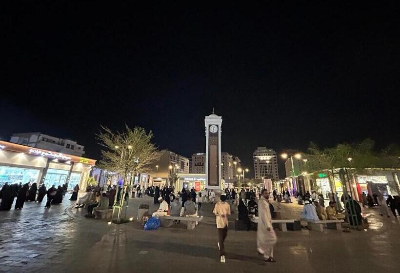 اتاق سوپریور سه تخته, Madinah Deluxe