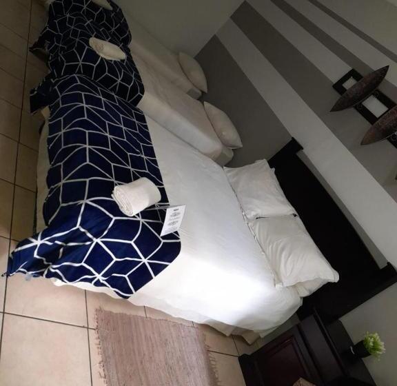 חדר משפחתי, Charis Guesthouse