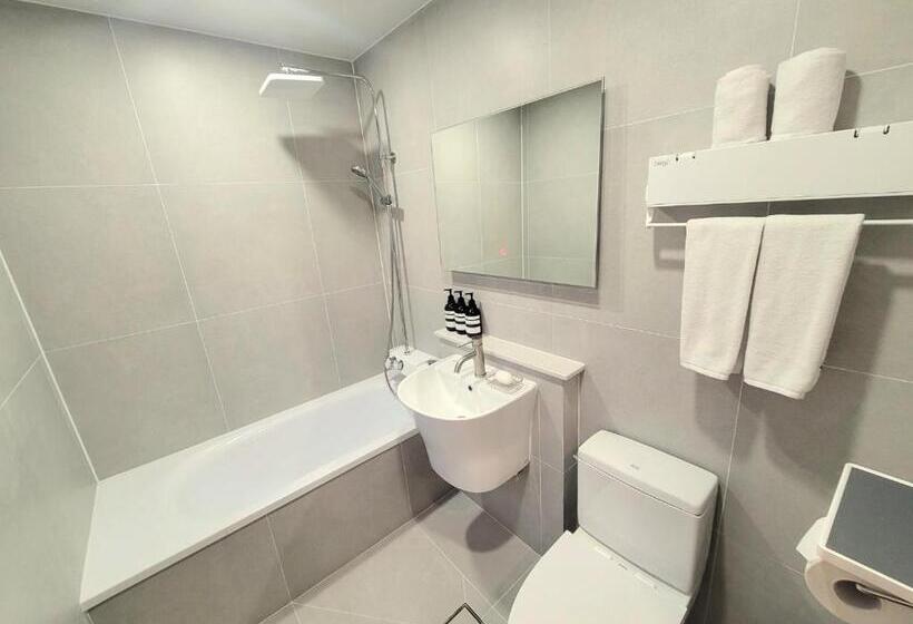 Chambre Standard, Jeong Ansan Seonbu