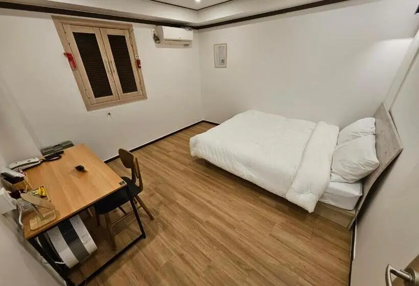 سوییت لوکس, Jeong Ansan Seonbu