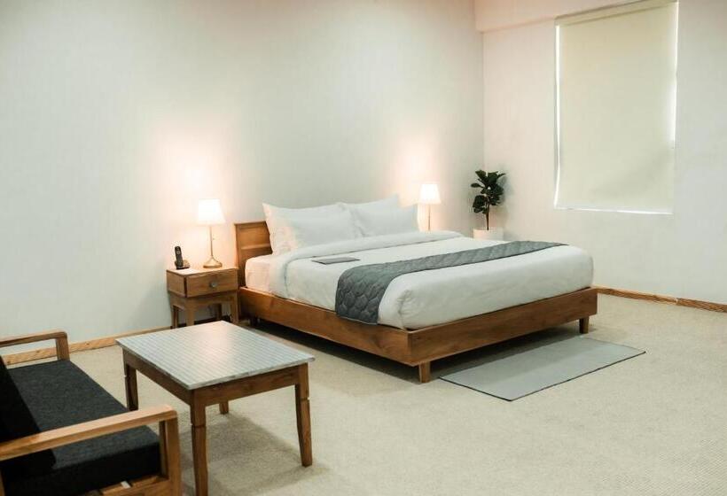 סוויטת סופריור, The Himbs