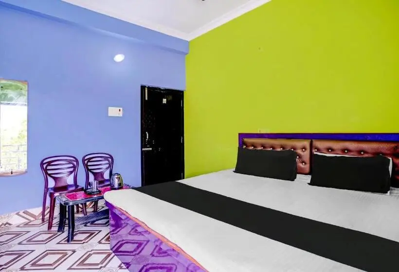 Classic Kolmen Hengen Huone, Om Palace & Banquet Hall