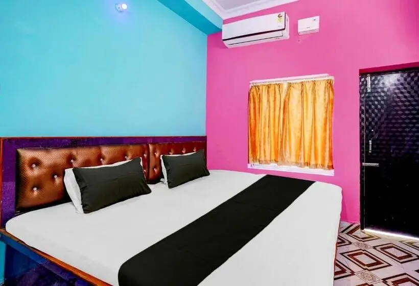 Classic Kolmen Hengen Huone, Om Palace & Banquet Hall