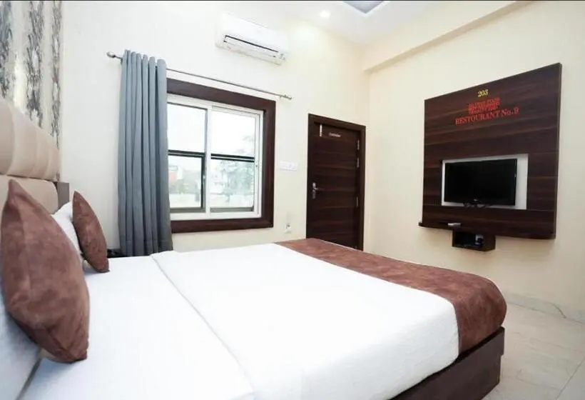 スタンダードルーム, The Royal Galaxy   Hotel In Fateh Sagar Rd