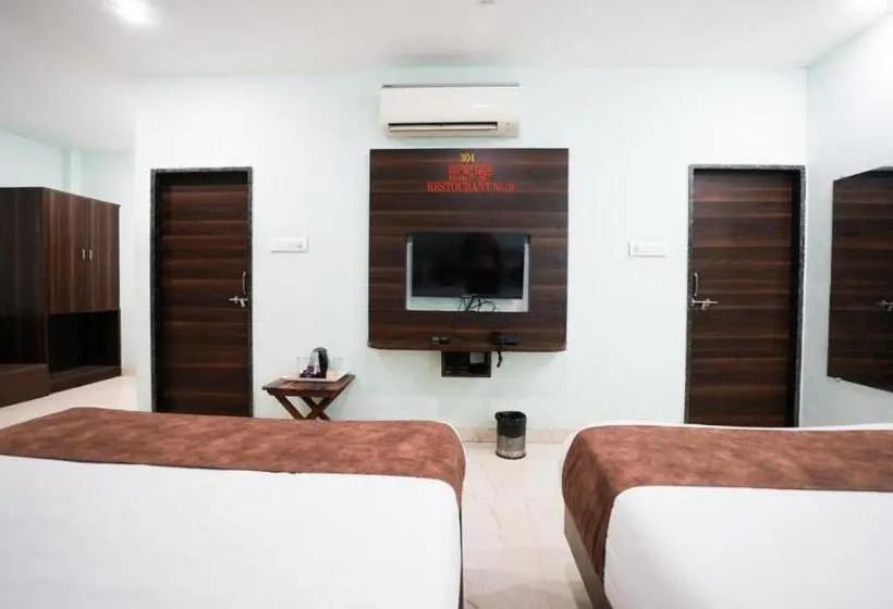 ファミリールーム, The Royal Galaxy   Hotel In Fateh Sagar Rd