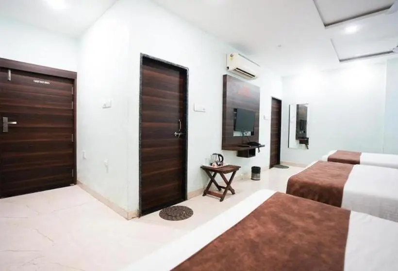 ファミリールーム, The Royal Galaxy   Hotel In Fateh Sagar Rd
